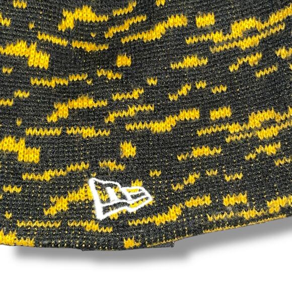 Boston Bruins New Era NHL Beanie Hat Cap Skull Knit Reversible Hockey OS Black - Picture 12 of 12